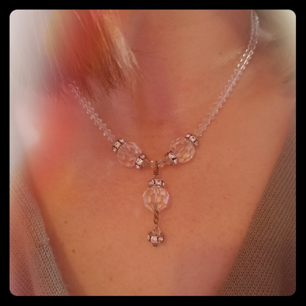 ✨NWT Crystal bead necklace